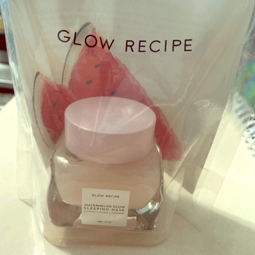 Watermelon glow sleeping mask